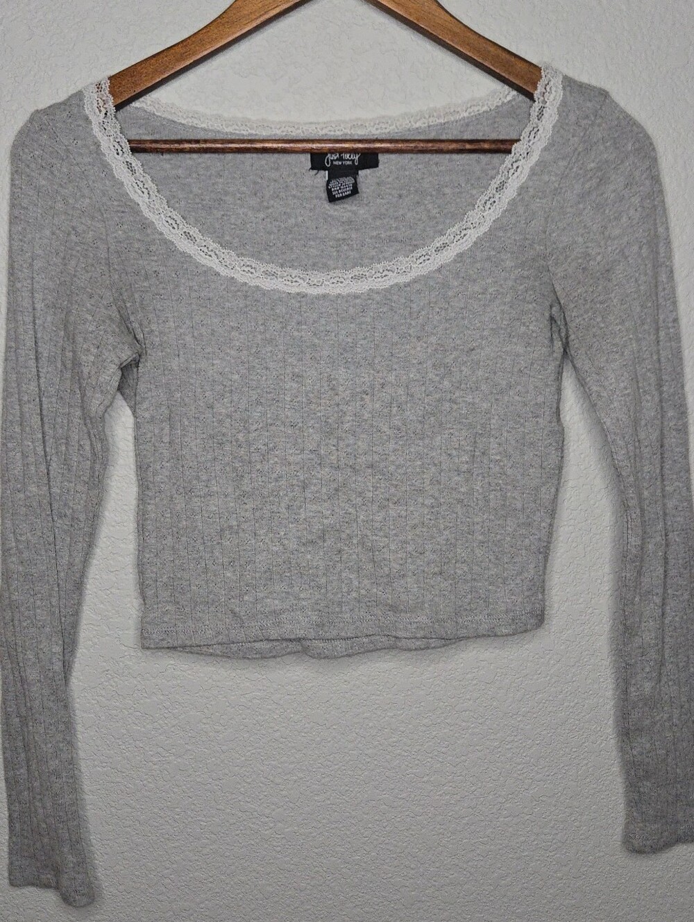 Cozy Ribbed Long-Sleeve Scoop Top with Lace Trim - Light Gray